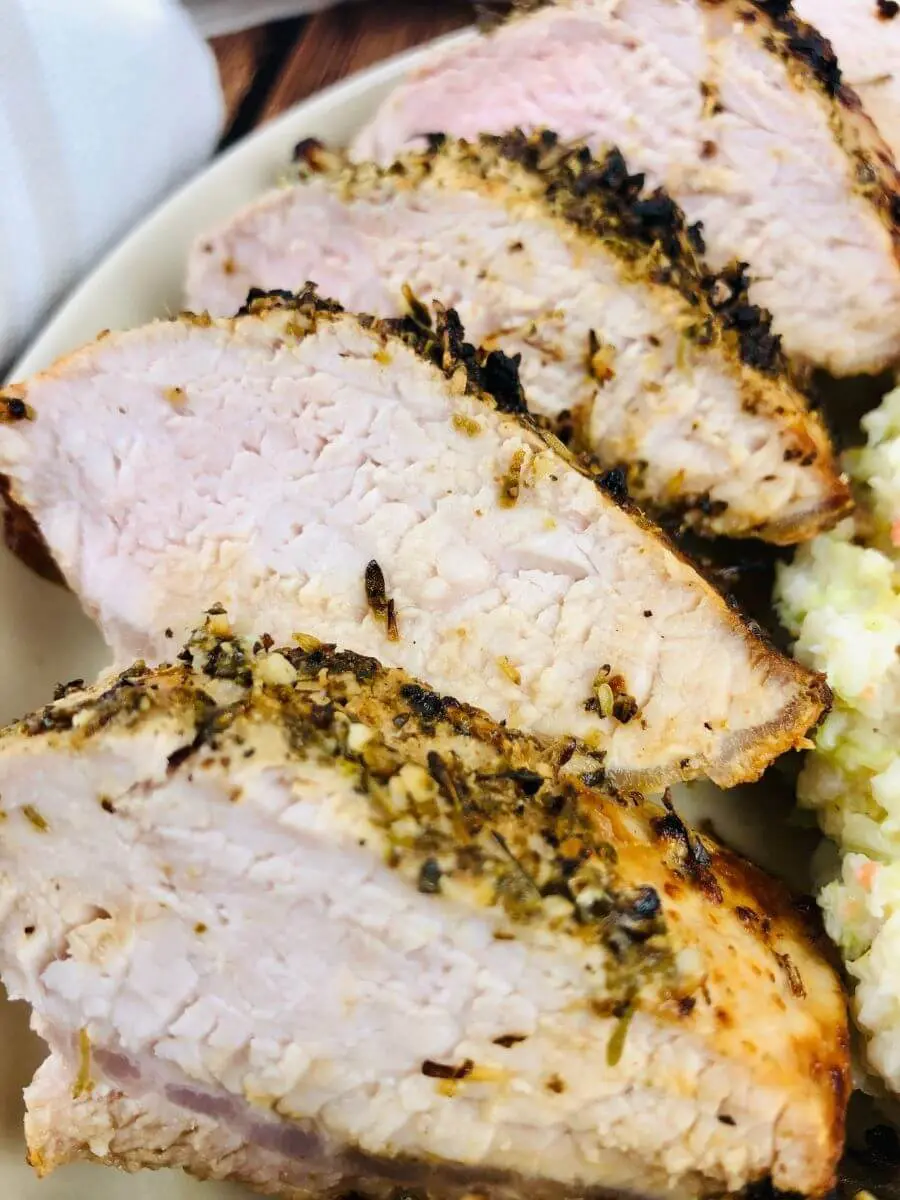 close up viewl of sliced air fryer pork tenderloin