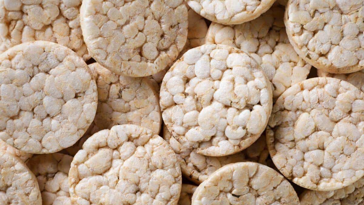 A pile of round white rice cakes.