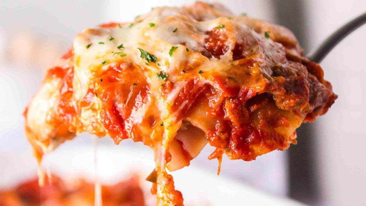 A piece of cheesy lasagna.