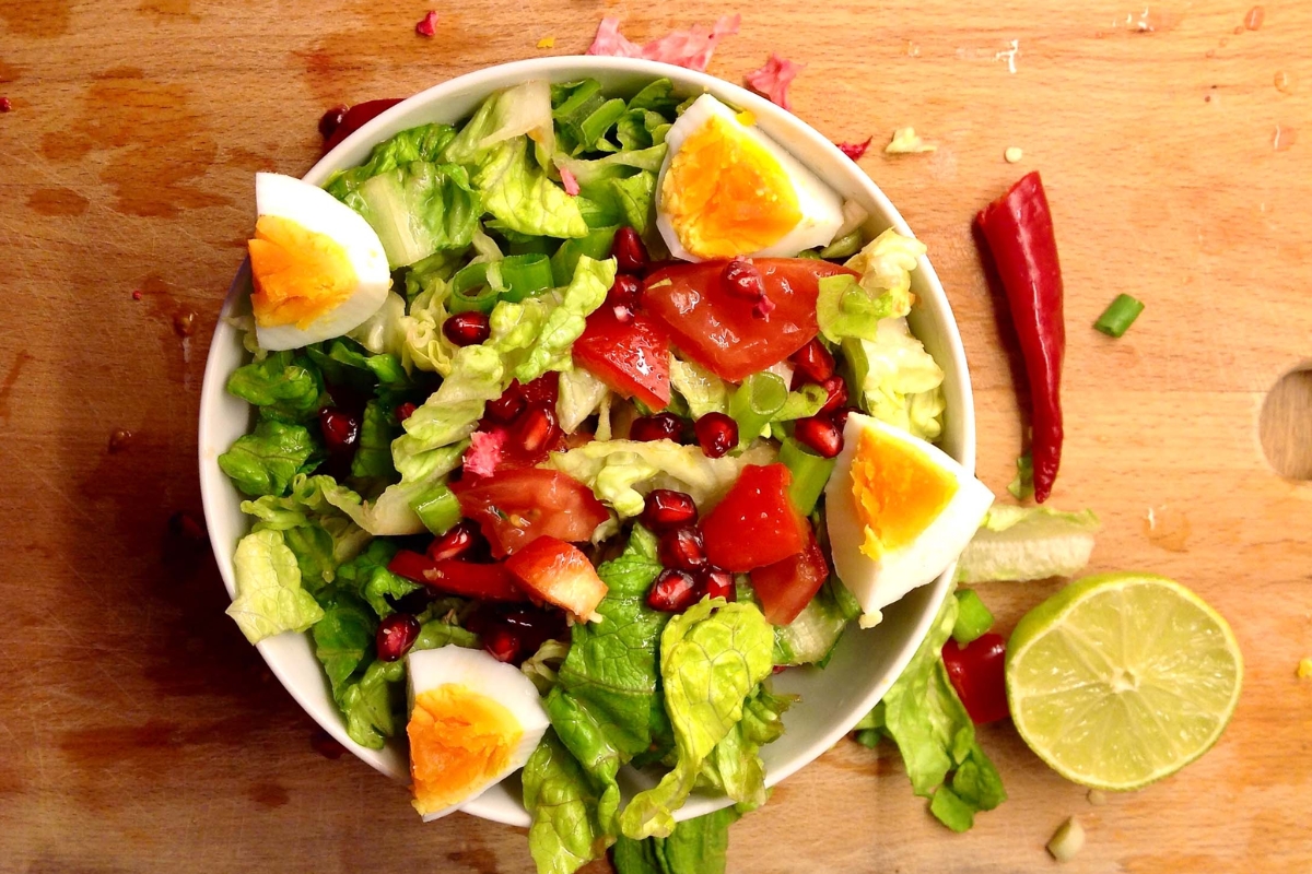 Salad with pomegranate.