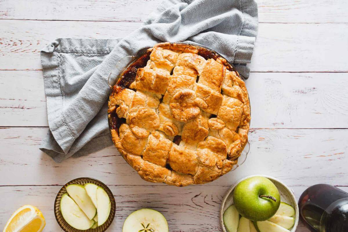 An apple pie.