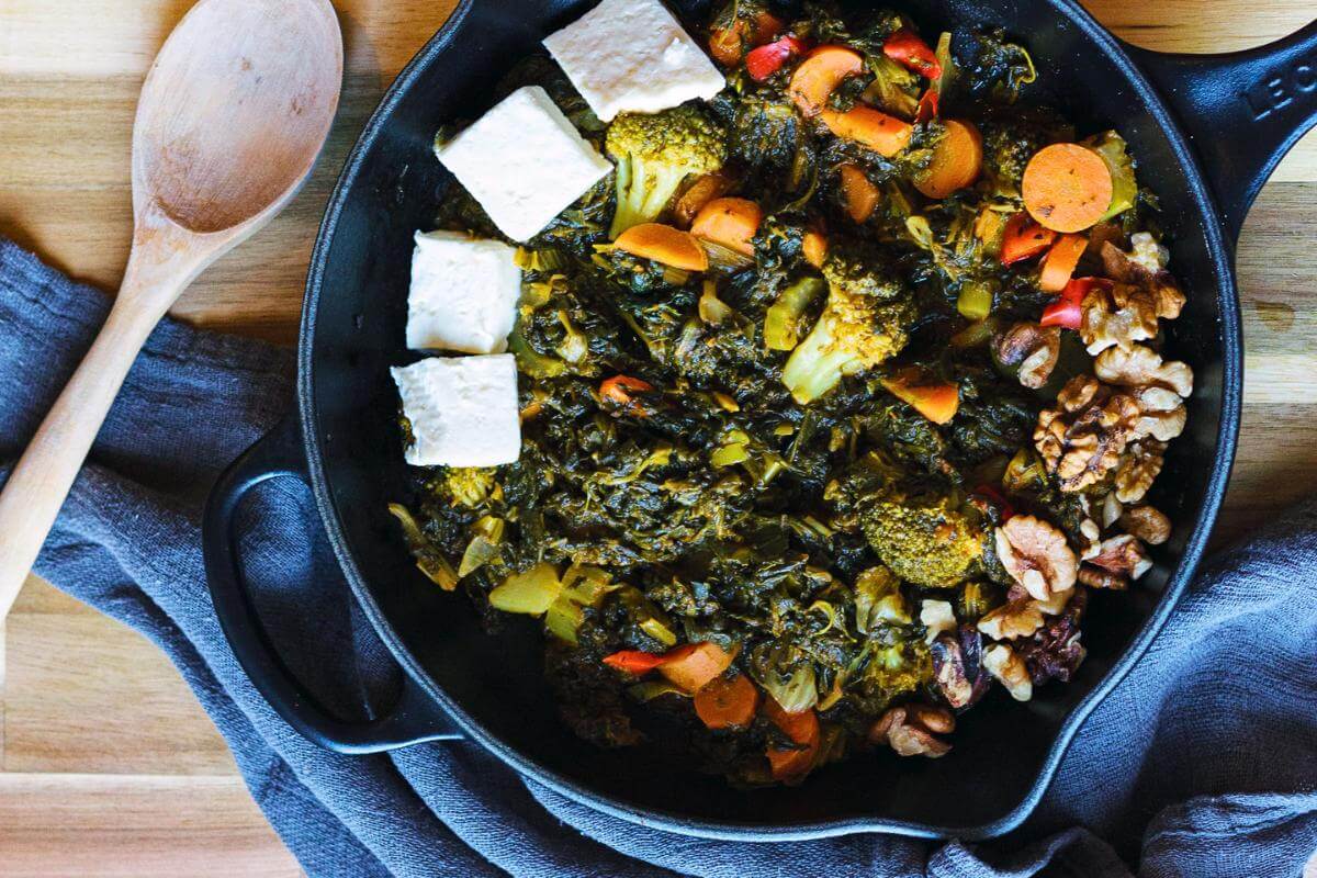 A broccoli skillet dinner in a pan.