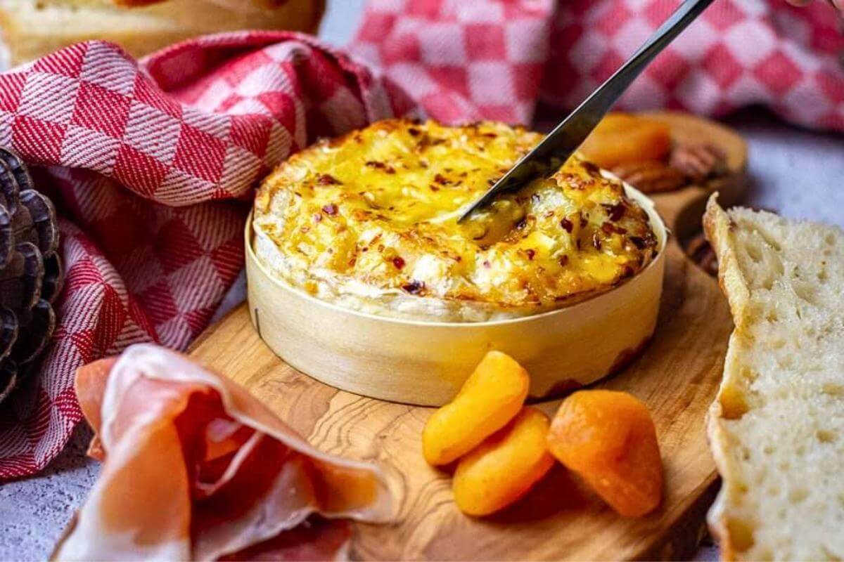 Baked camembert in a dish.