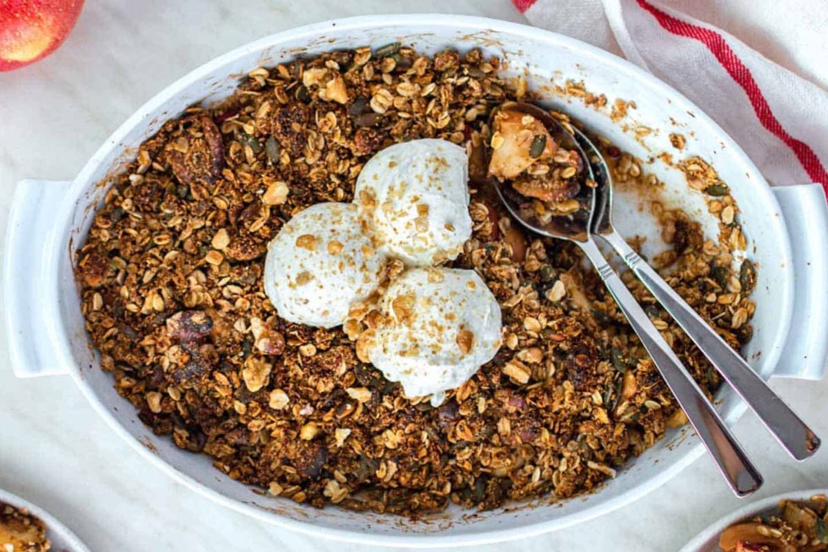 Apple Crisp without Flour in a pan.