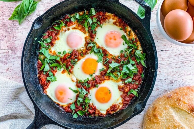 Easy Turkish Shakshuka in a pan.