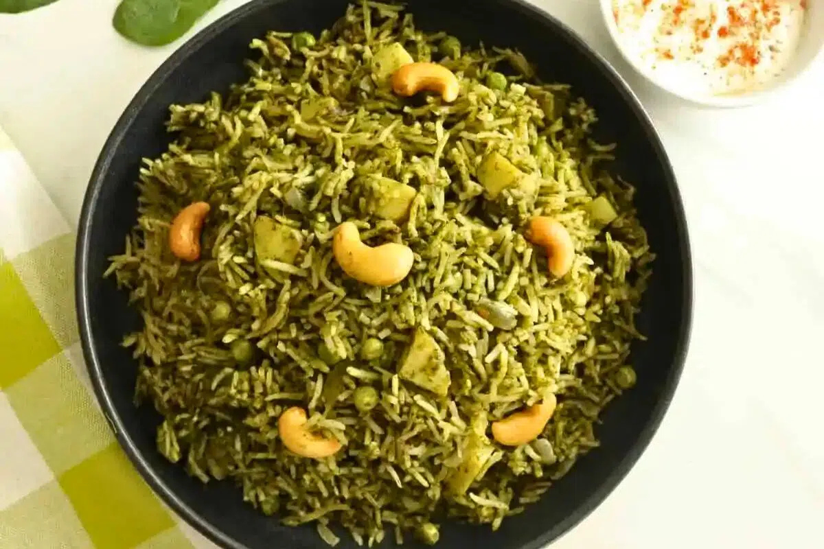 Palak Rice served in a bowl.