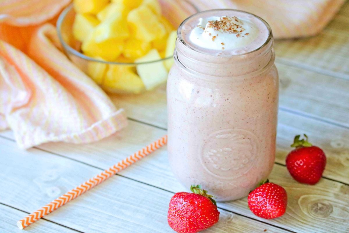 Creamy Strawberry And Pineapple Smoothie