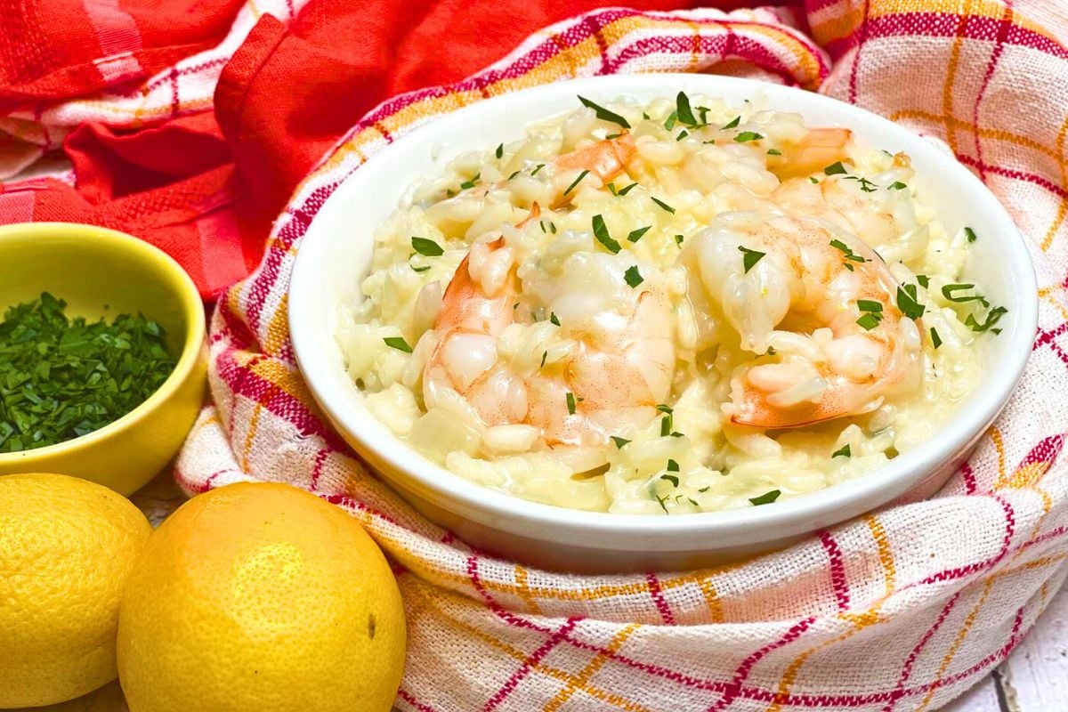 Lemon-Garlic Venetian Risotto with Prawns in a plate. 