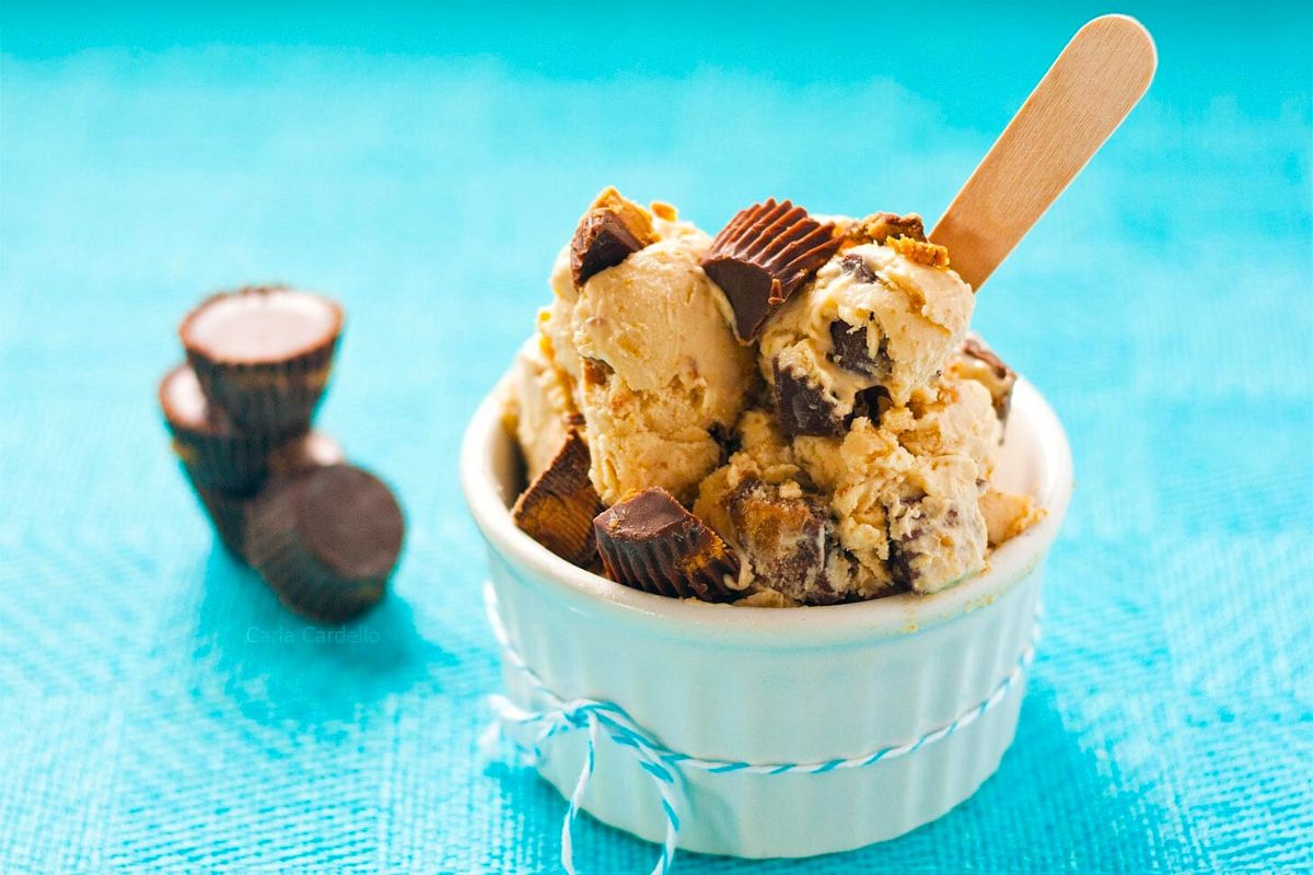 Peanut Butter Ice Cream topped with chocolate chuncks.
