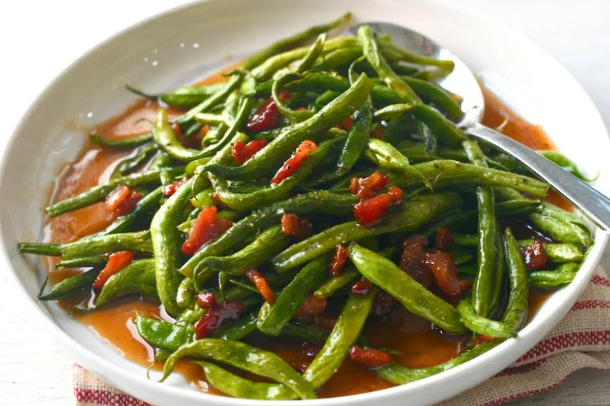 Skillet Green Beans with Bacon and Brown Sugar served in a bowl.