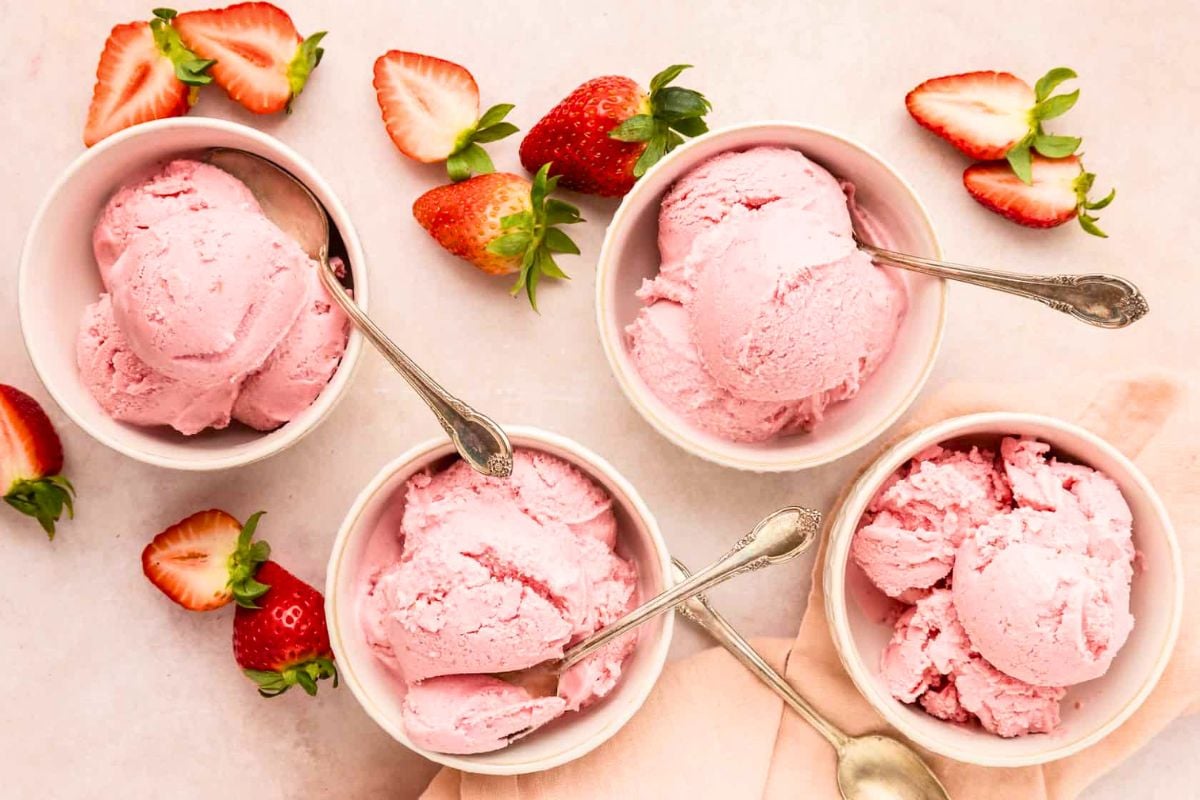 Strawberry Frozen Yogurt overhead view.