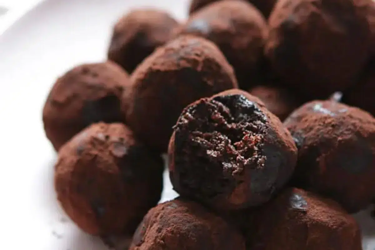 Chocolate Peanut Butter Energy Balls
