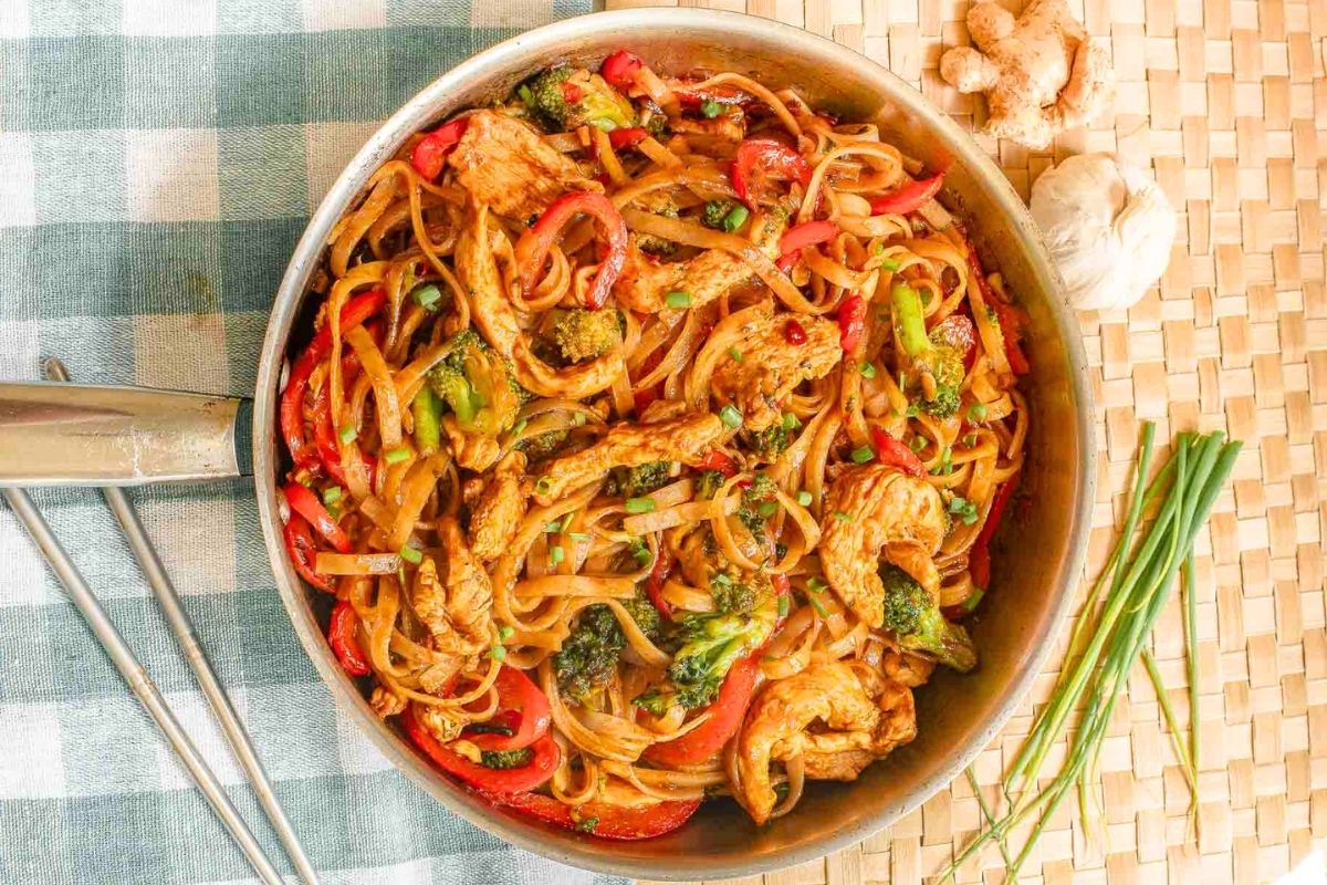 Drunken Noodles in a pan.