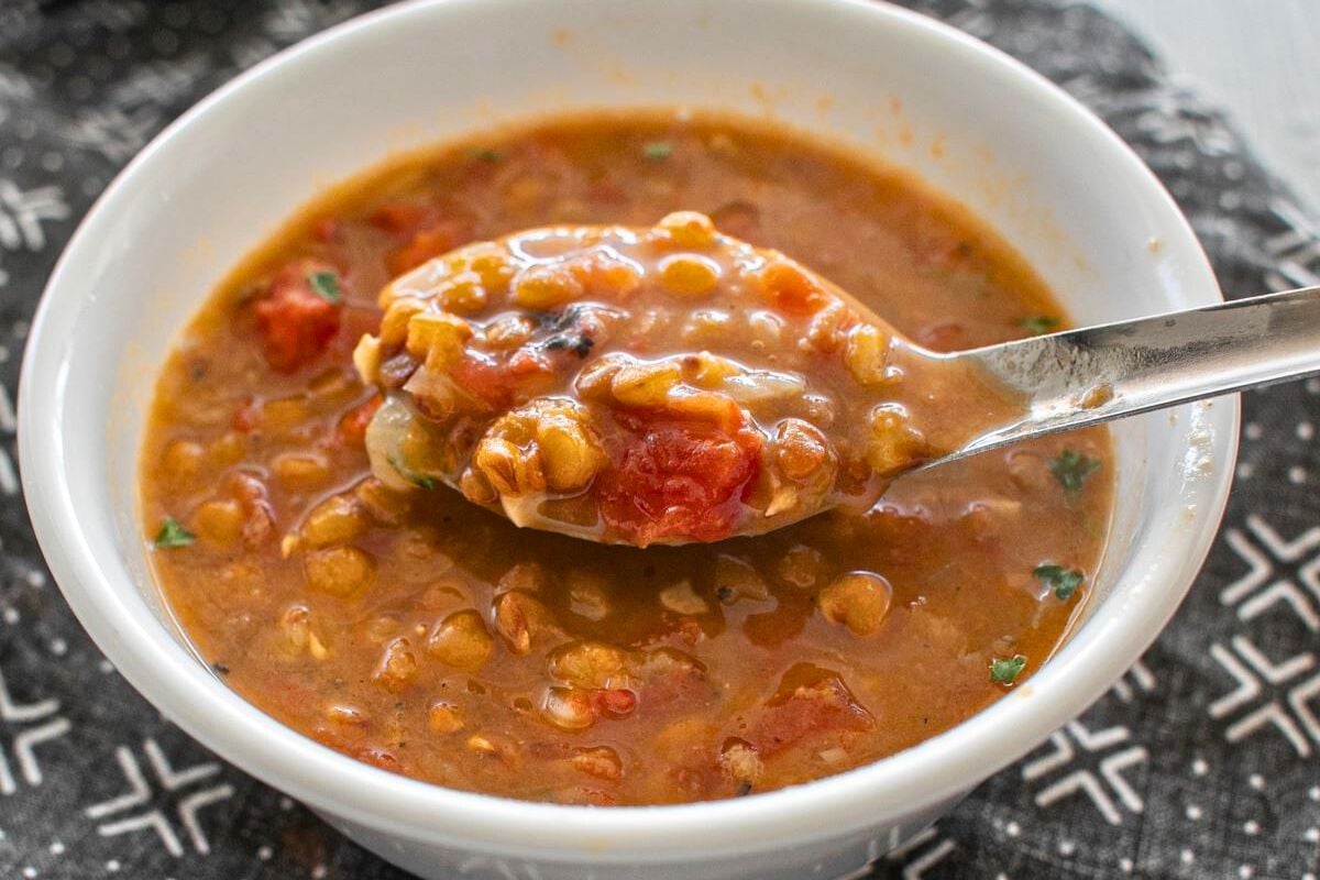 11 “Poor Man’s” Meals That Tasted Better Than Fancy Restaurant Food 8 Lentil Soup served in a bowl.