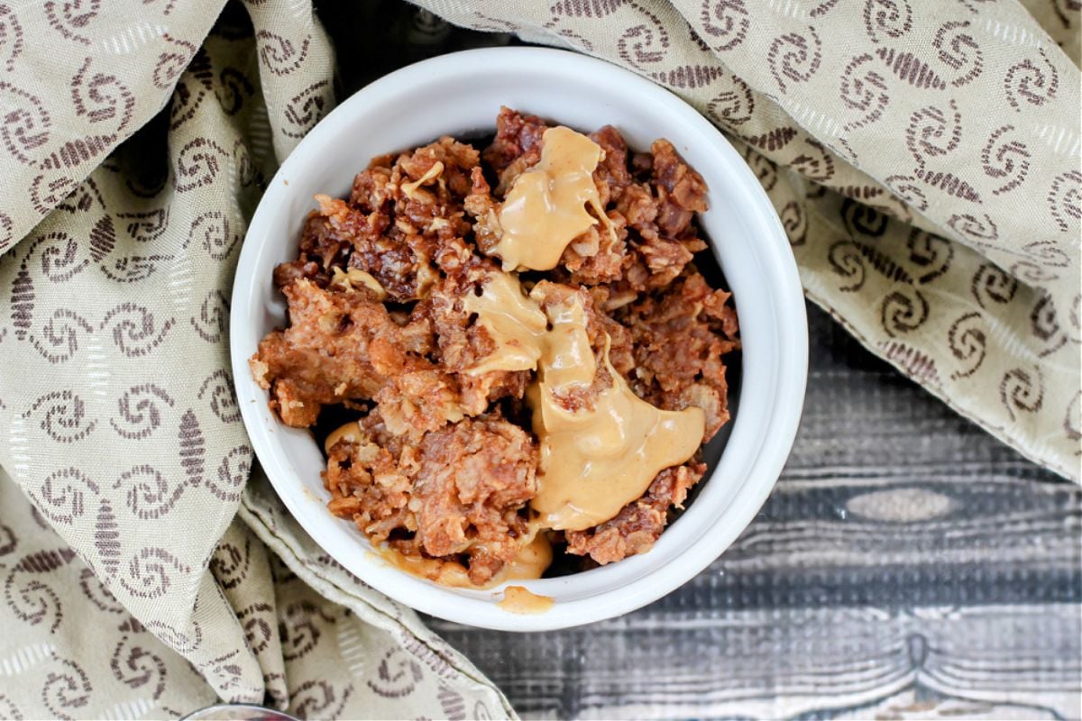 Microwave Chocolate Peanut Butter Protein Oats overhead view.