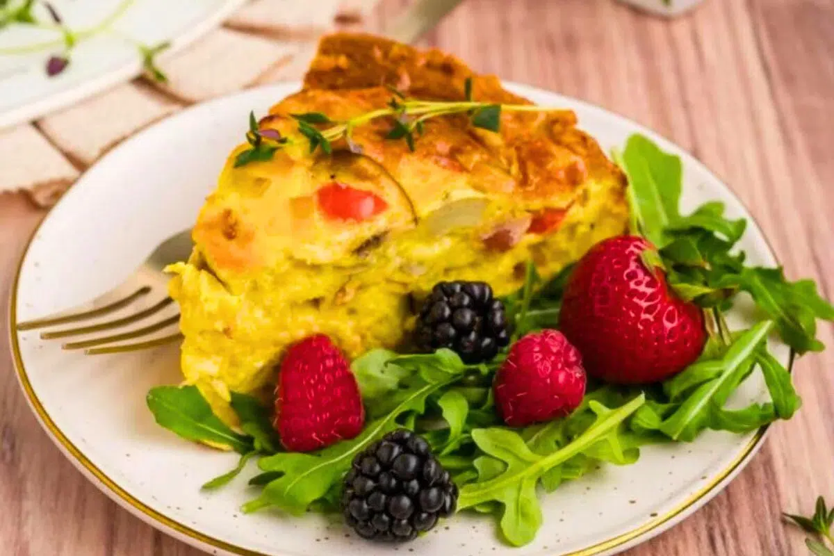 Hash Brown Crust Quiche served on a plate.