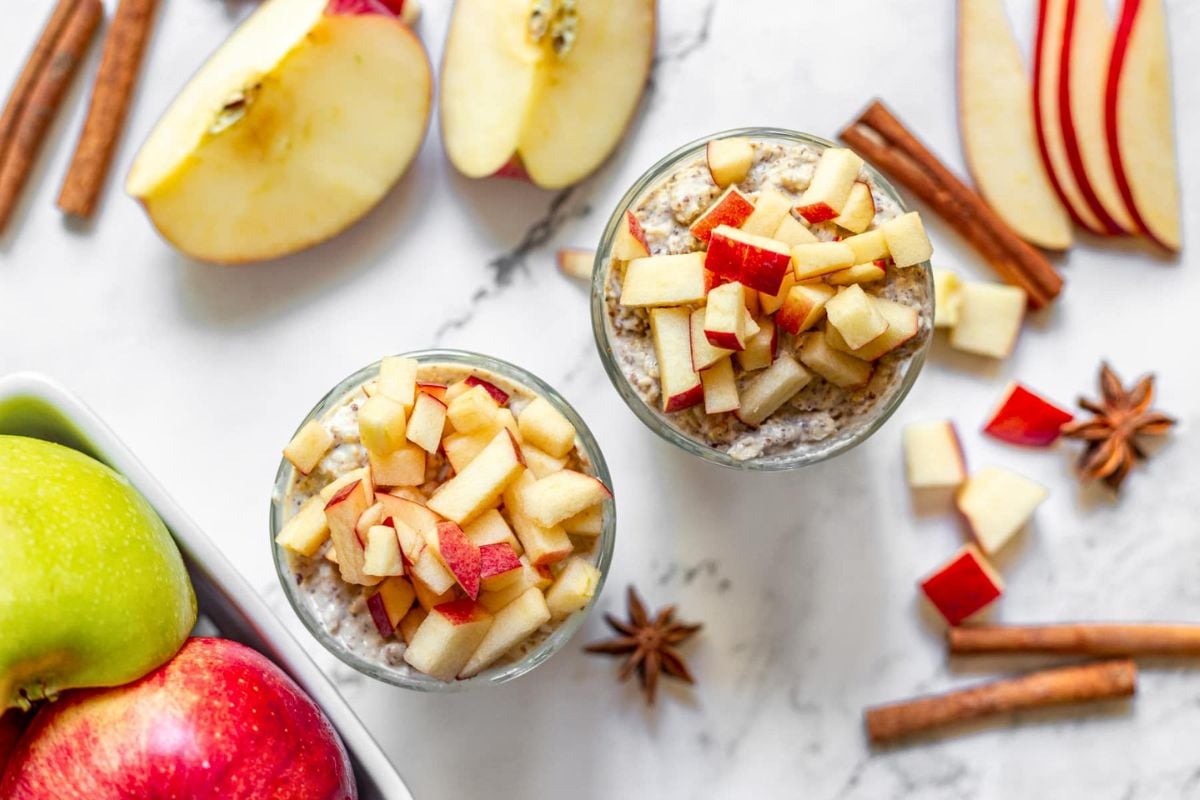 Apple Pie Overnight Oats overhead view.