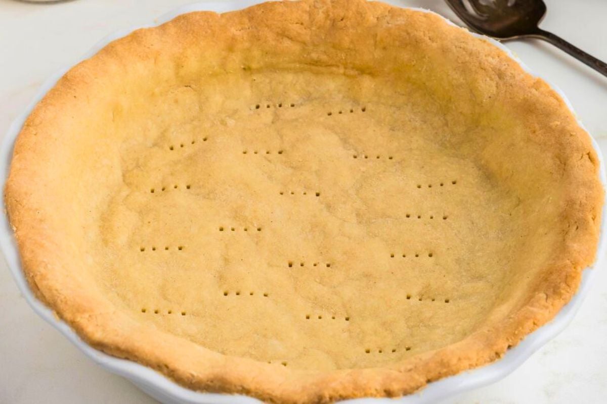 21 Meals That People Think Are Easy Until They Try Doing Them Right 3 Pie Crust close up look.