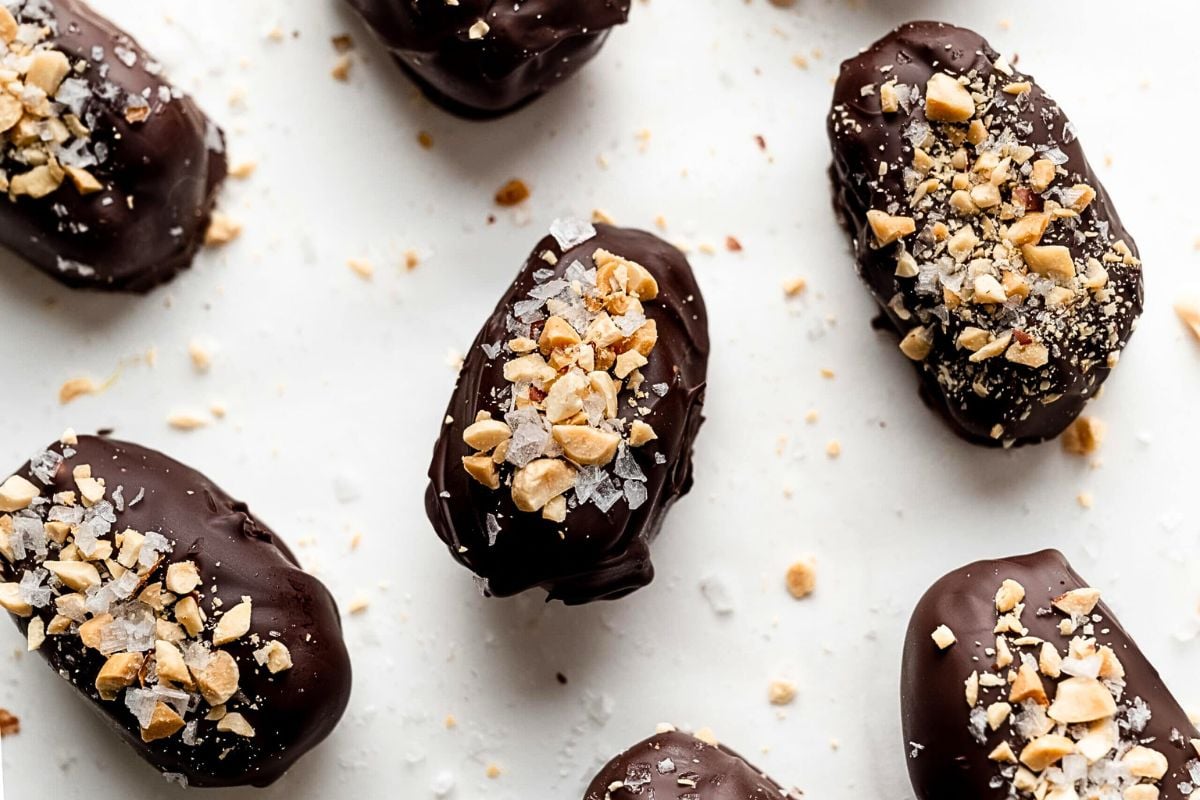 Snickers Dates close up look.