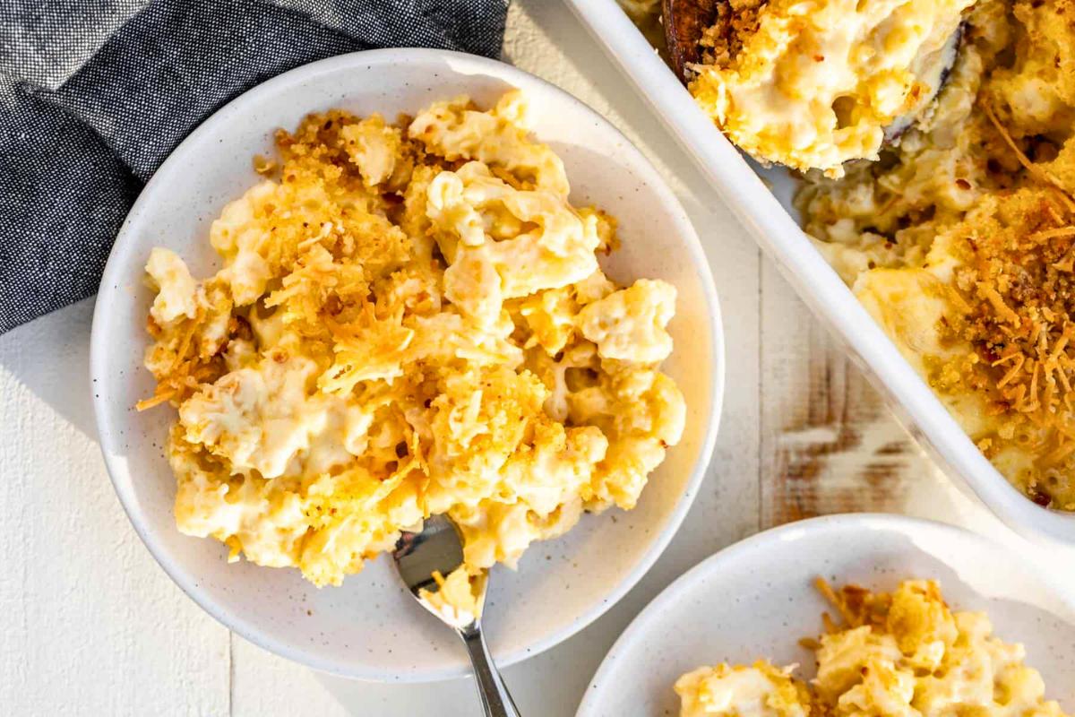 Smoked Mac and Cheese overhead view.