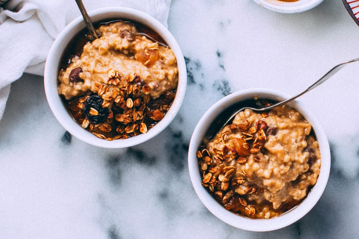 Slow-Cooker Pumpkin Spice Oatmeal overhead view.
