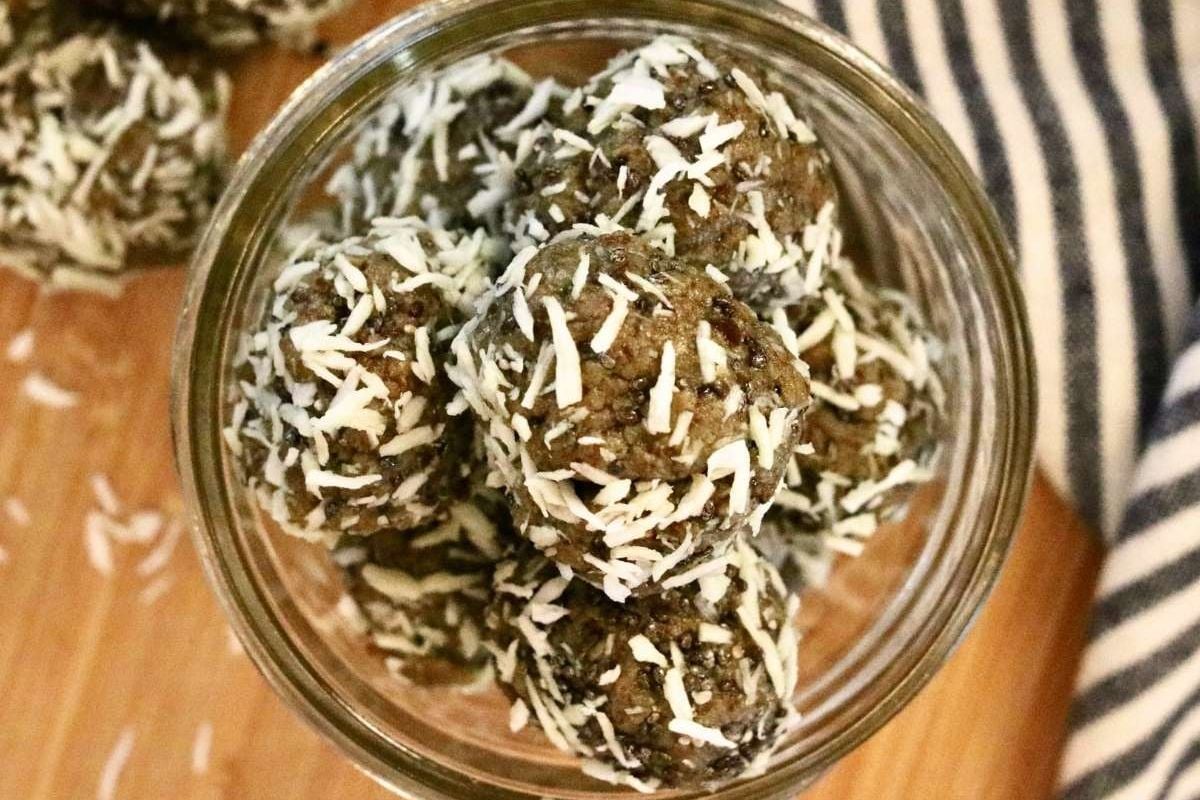 Oat-Free Protein Balls with Dates.