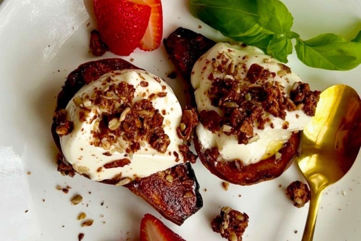 Air Fryer Pear on a plate.