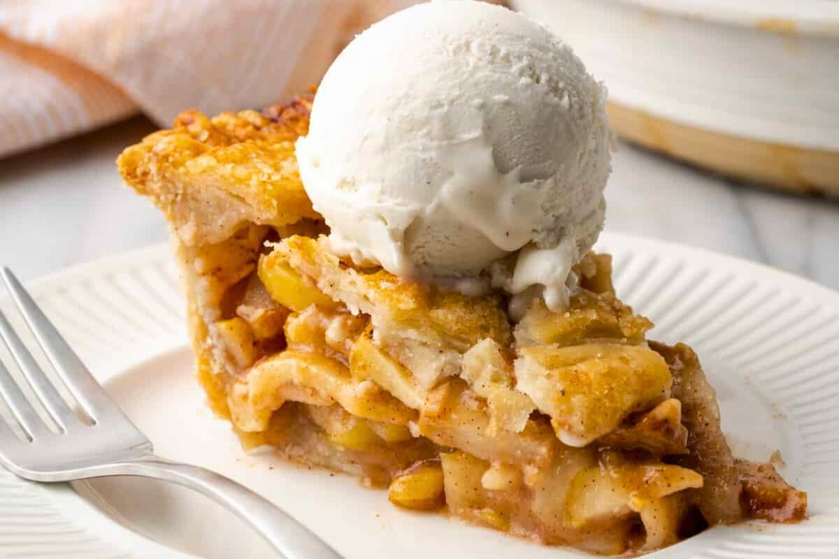 Apple Pear Pie close up look.