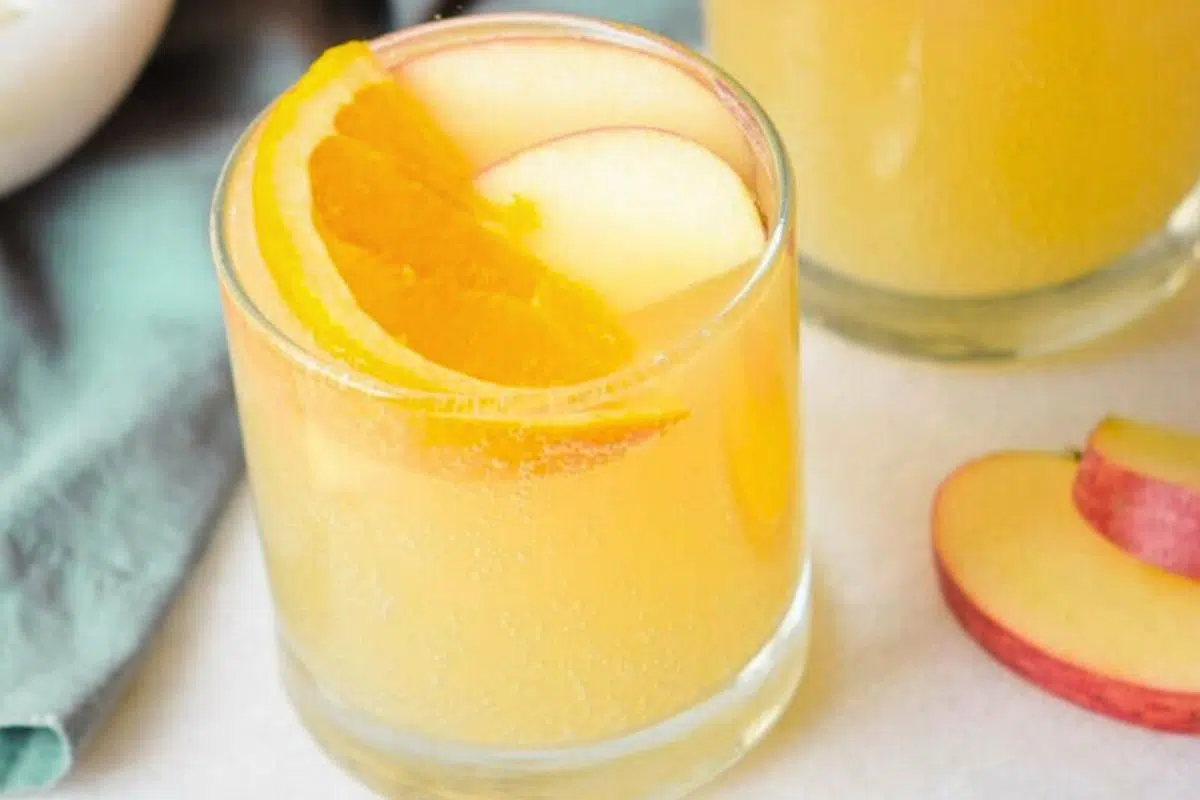 Fizzy Crockpot Apple Cider for Kids close up look.