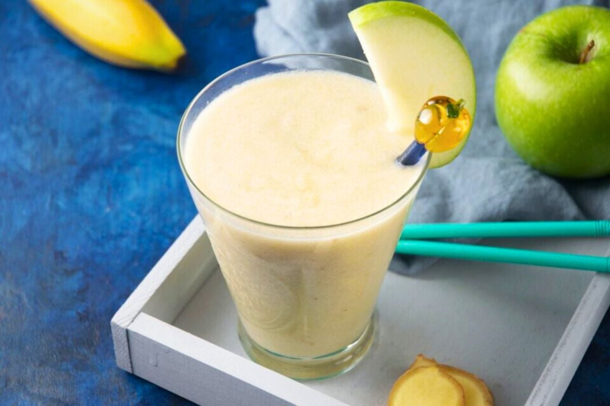 Green Apple Smoothie in a glass.