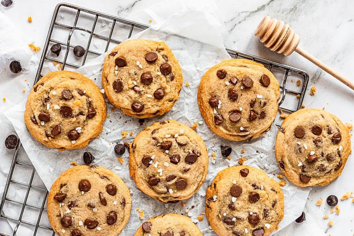 21 Foods That Used to Be Everywhere at Church and School Events 19 Honey Chocolate Chip Cookies overhead view.