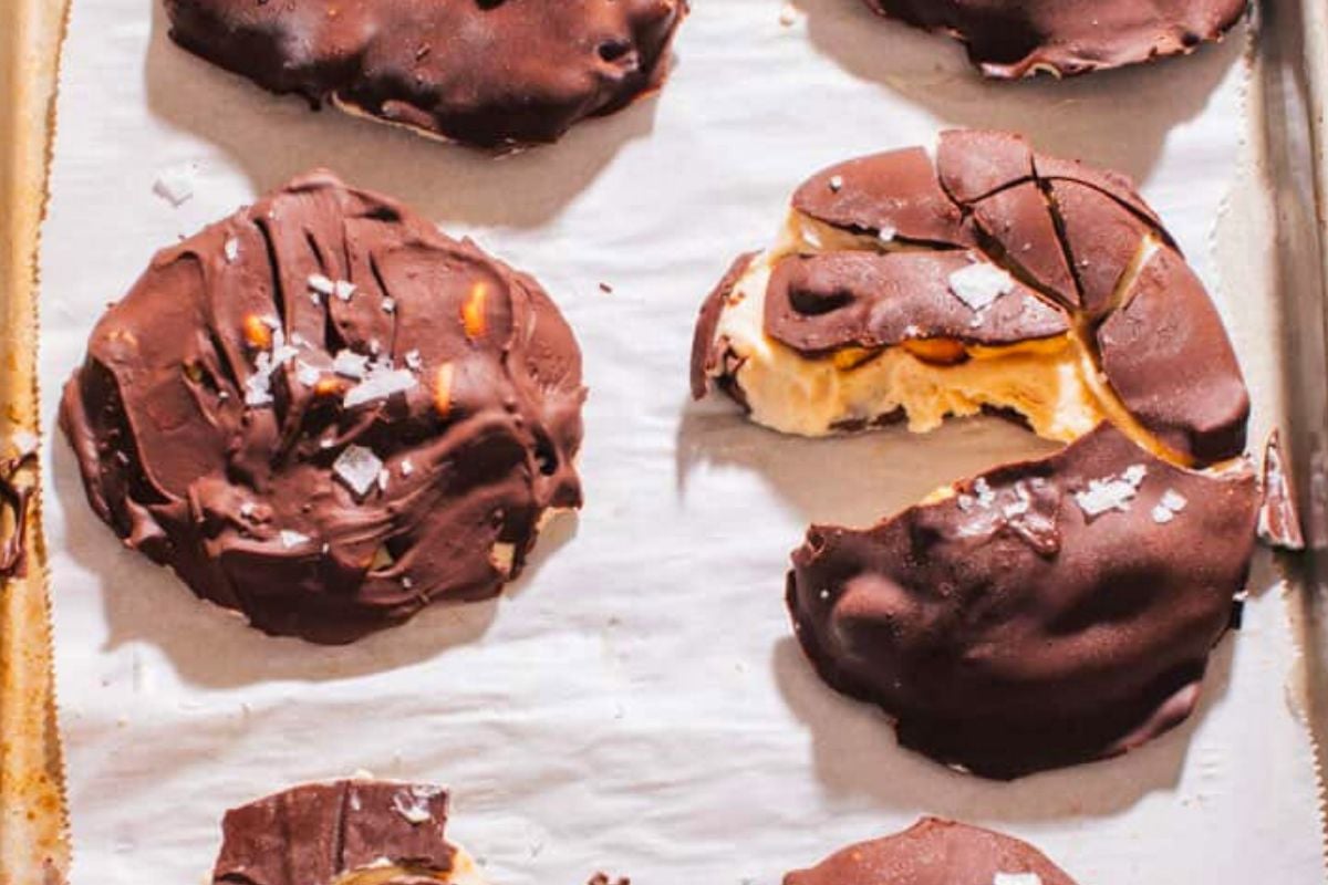 Peanut Butter Frozen Yogurt Bites close up look.