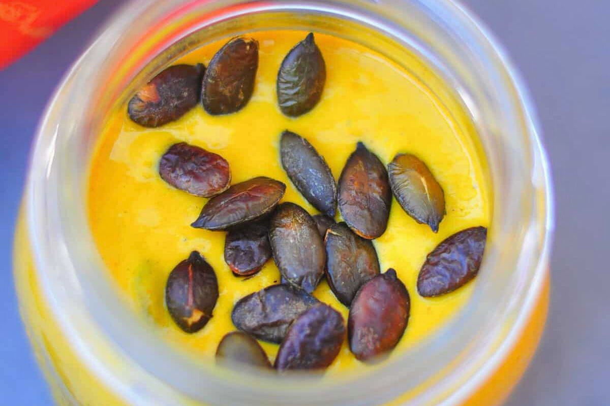 Creamy pumpkin pie smoothie in a jar.