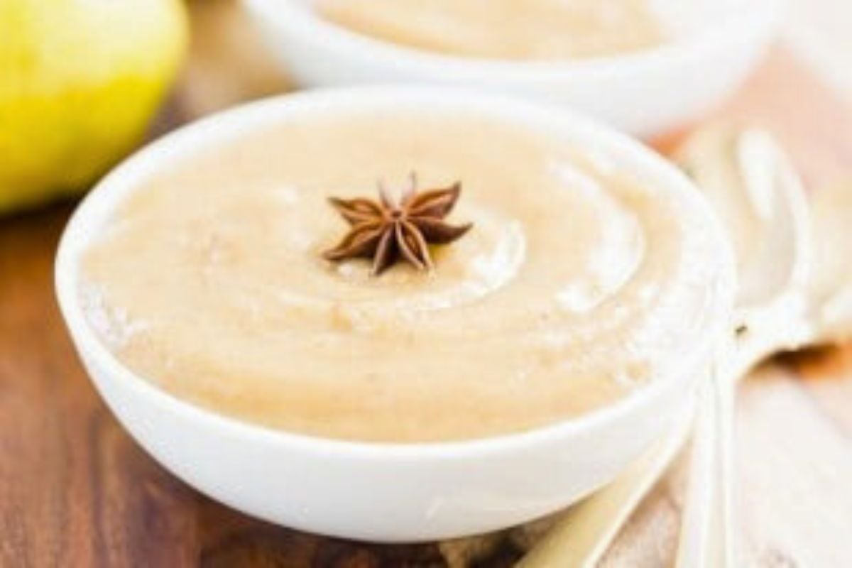 Slow Cooker Spiced Pear Sauce close up look.