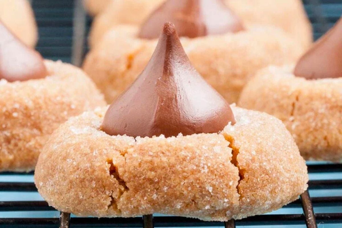 Peanut Butter Blossoms close up look.