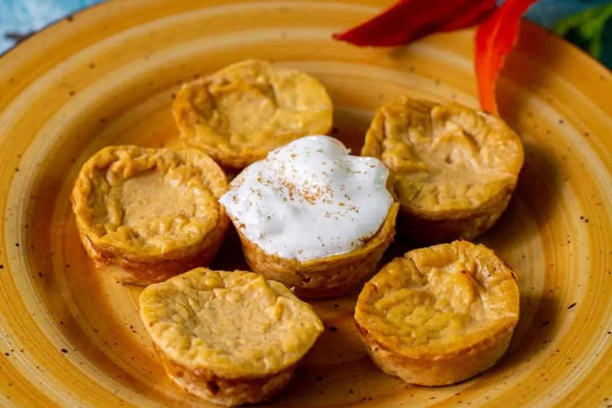 Pumpkin cheesecake bites.