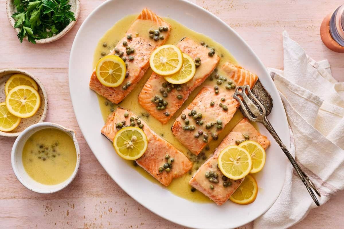 Salmon Piccata on a plate.