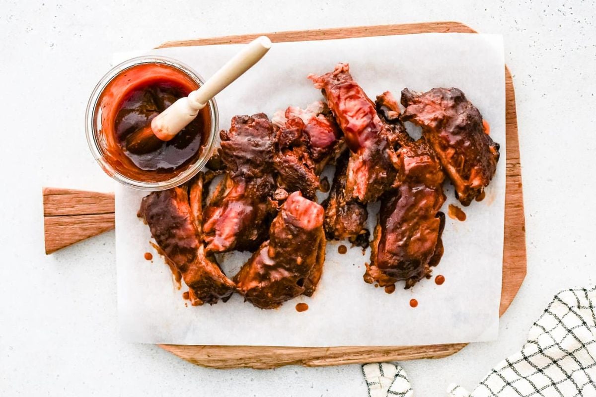 Slow Cooker BBQ Ribs overhead view.