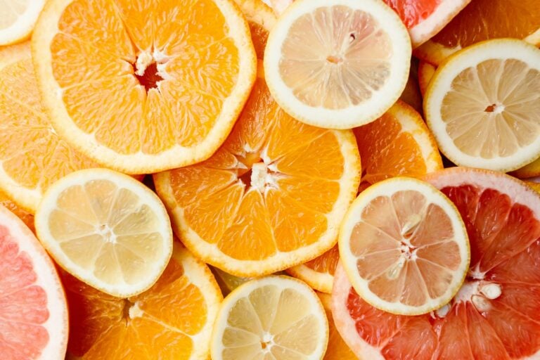 8 Energizing Snacks to Help You Overcome Afternoon Slumps