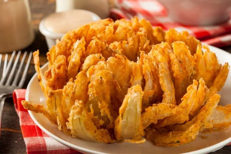 Five Popular Chains Serving the Tastiest Fried Bloomin’ Onion Snacks