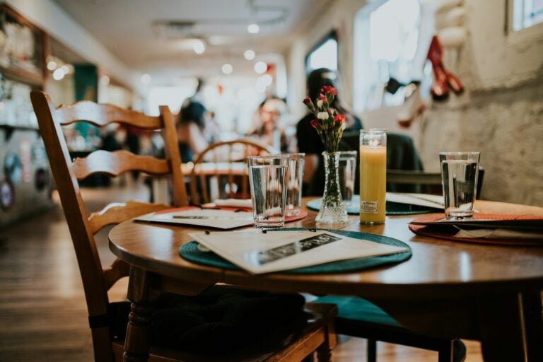 How a Recent Restaurant Rule Is Dividing Generations of Diners