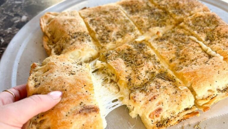 12 Distinct Regional Pizzas You May Not Have Tasted Yet